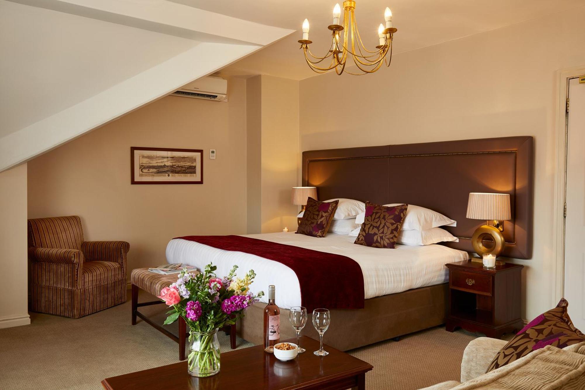 Macdonald New Blossoms Hotel Chester Eksteriør bilde