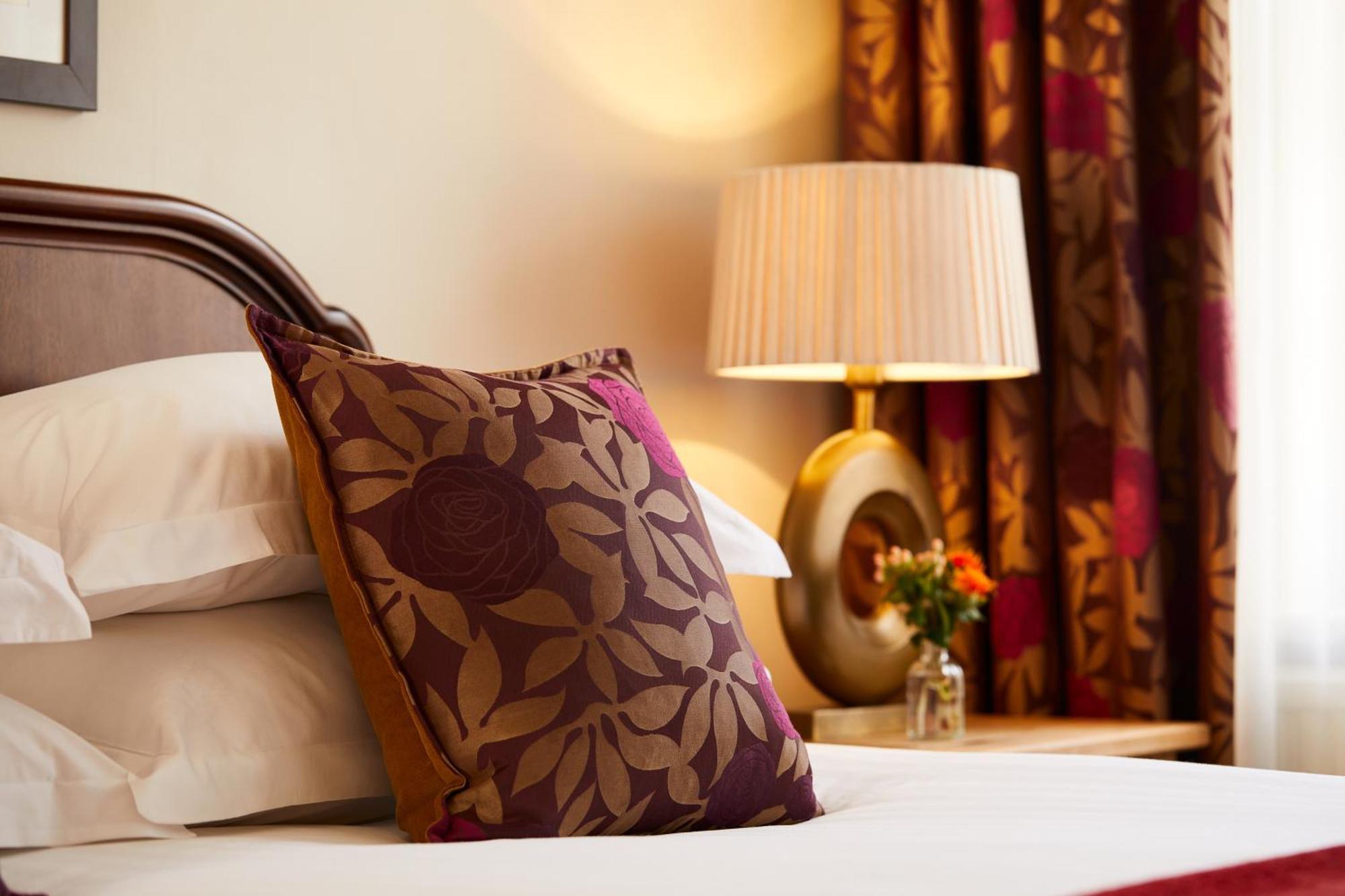 Macdonald New Blossoms Hotel Chester Eksteriør bilde